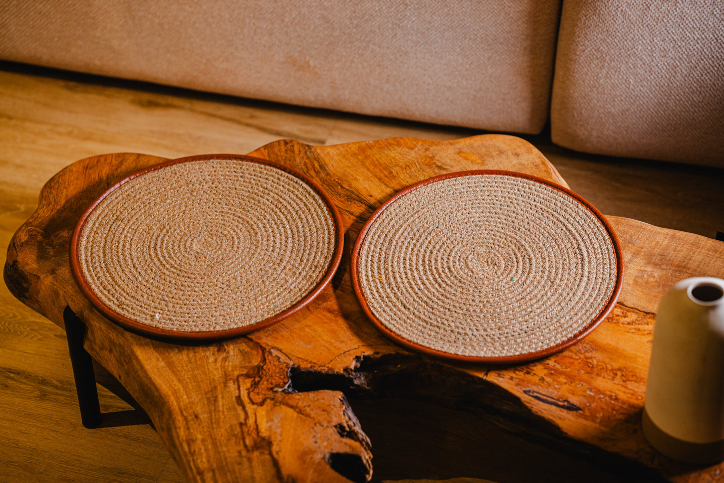 Jute Round Placemat with Brown Edge
